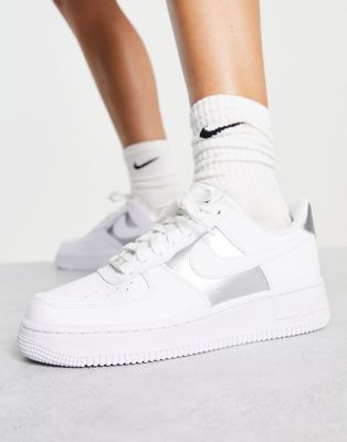 Nike Air Force 1 '07 trainers in white and silver