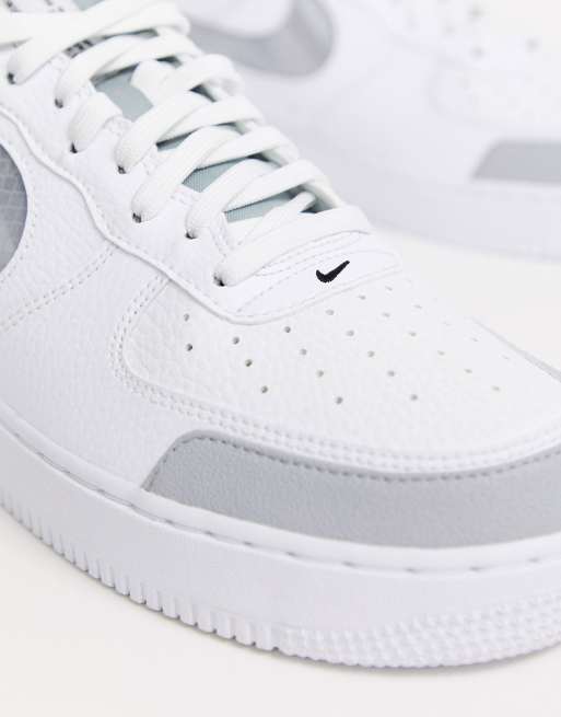 Nike Air Force 1 07 trainers in white BQ4421 100