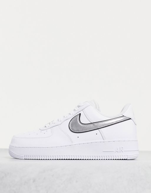 Nike Air Force 1 '07 trainers in white/metallic silver
