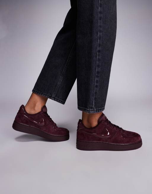 Nike – Air force 1 '07 – Vinröda träningsskor med Swoosh-ballonglogga, 3 av 5