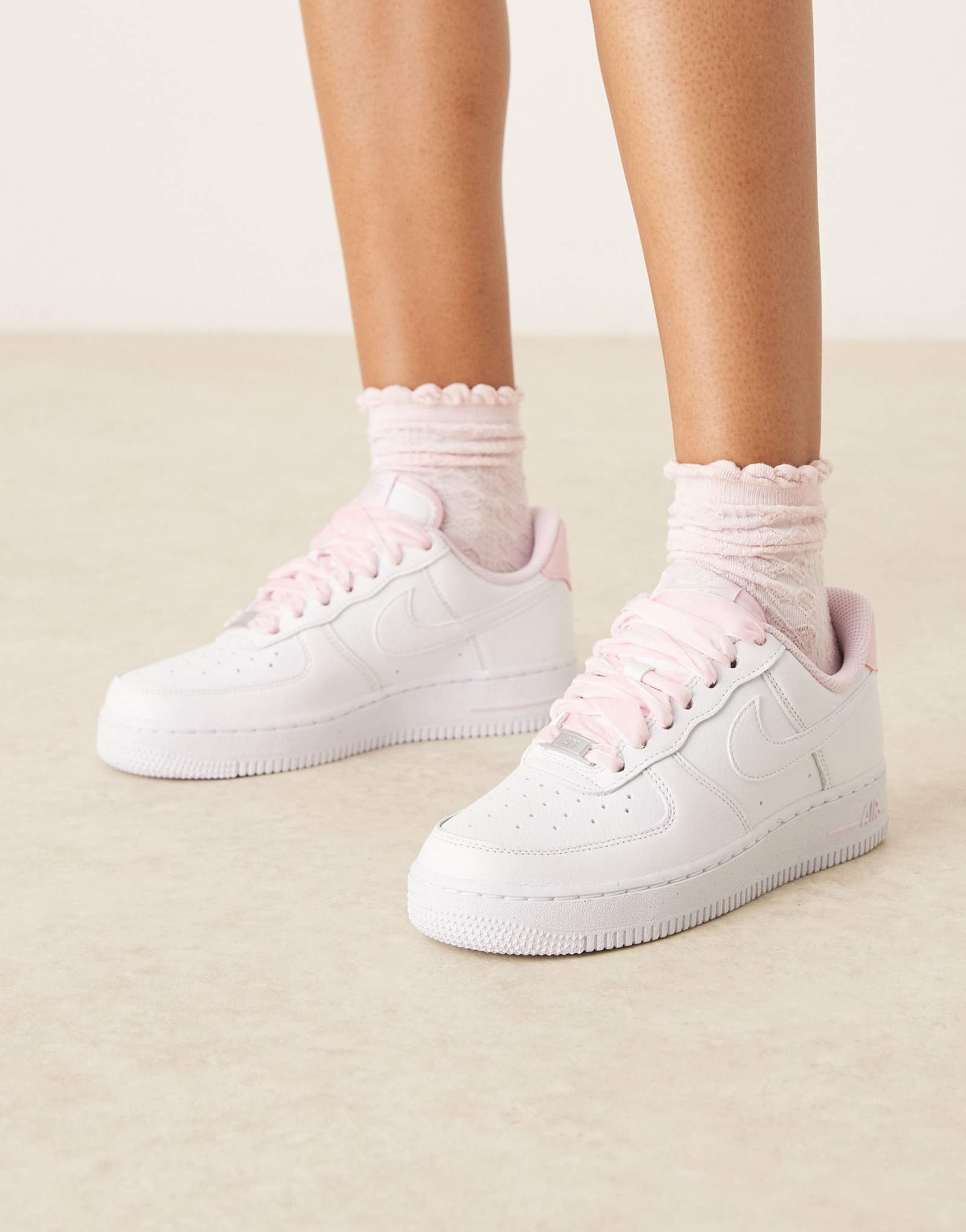 Винтажные кроссовки Nike Air Force 1 '07 белого и розового цветов