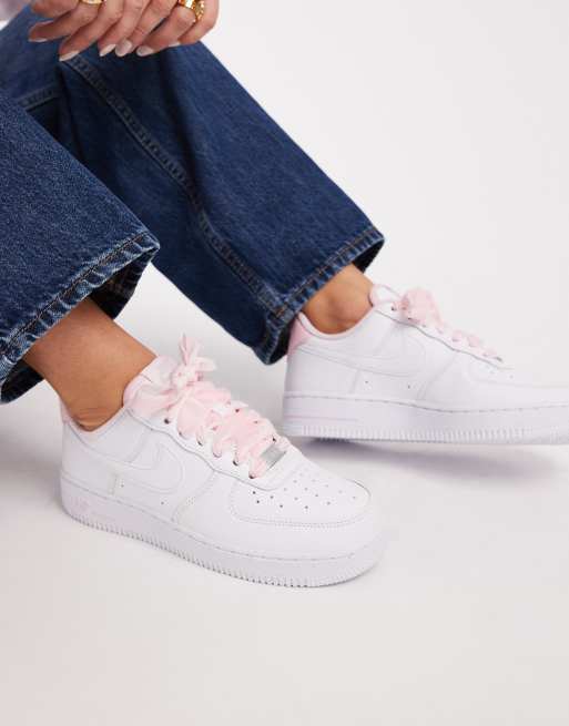 Nike Air Force 1 '07 vintage trainers in white and pink