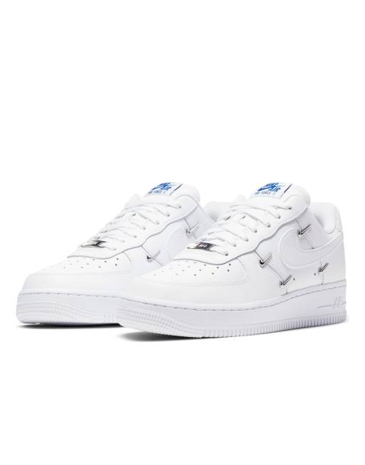 air force 1 with metal tag