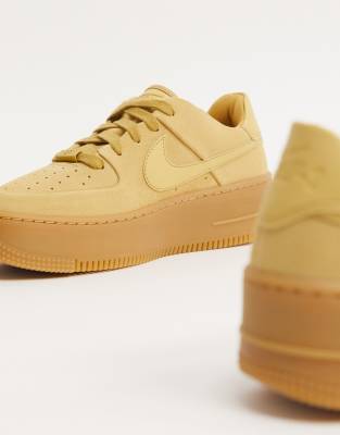 nike semelle beige