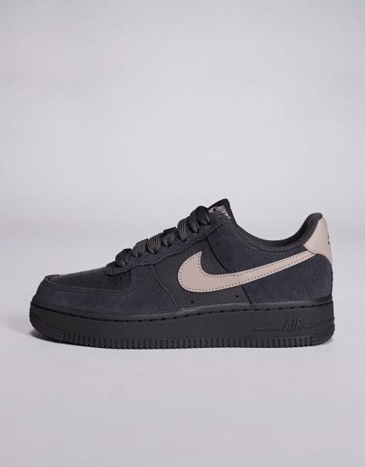 Nike – Air Force 1 – Beige och gräddvita sneakers, 2 av 5