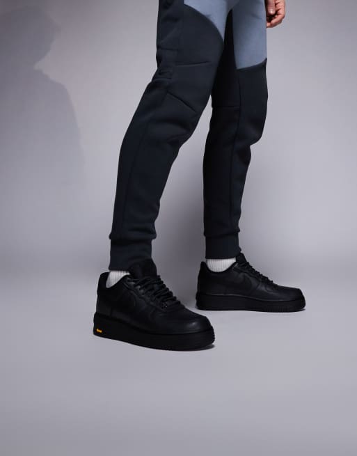 Nike - Air Force 1 Gore-Tex Vibram - Baskets - Noir | ASOS