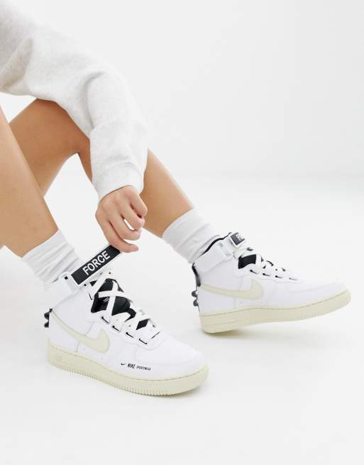 Beschuldigingen gaan beslissen voor Nike - Air Force 1 - Hoge witte utility sneakers | ASOS