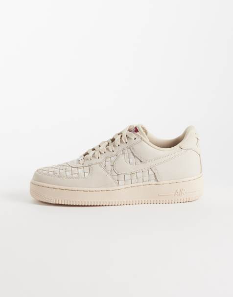Nike Air Force 1 Low Retro sneakers z plecionego zamszu w jasnobeżowym kolorze - view 1