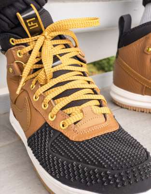 nike boots gum bottom