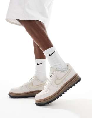 Nike Air Force 1 Luxe Baskets Gris clair et blanc Votre wishlist sur Listy