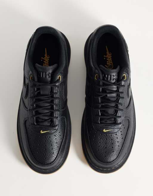 Nike – Air Force 1 Luxe – Sneaker in Schwarz mit dicker Gummisohle, 3 von 5