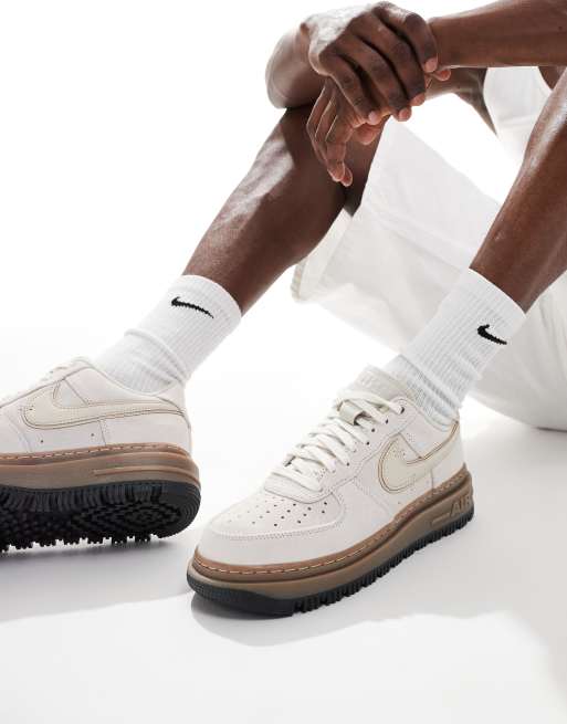 Nike Air Force Luxe Sneakers in lichtgrijs en wit ASOS