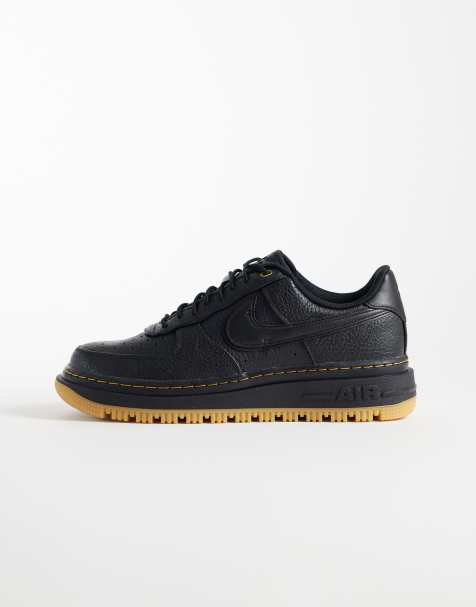 Nike – Air Force 1 Luxe – Svarta sneakers med grov gummisula - view 1