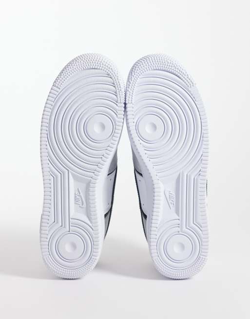 Nike Air Force 1 LV8 sneakers i metallisk och svart, 5 av 5