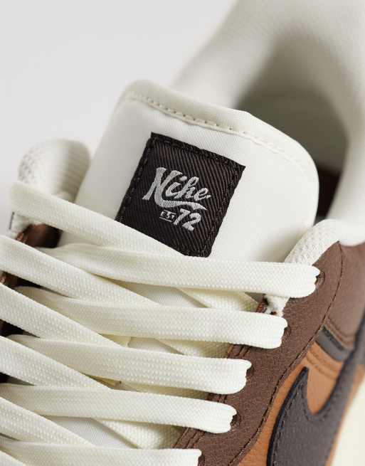 Nike Air Force 1 LV8 sneakers in bruin, 4 van 5