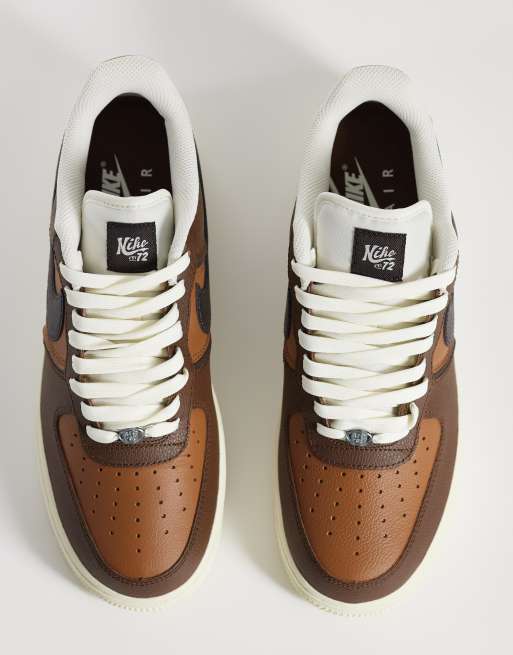Nike Air Force 1 LV8 trainers in brown, 3 of 5