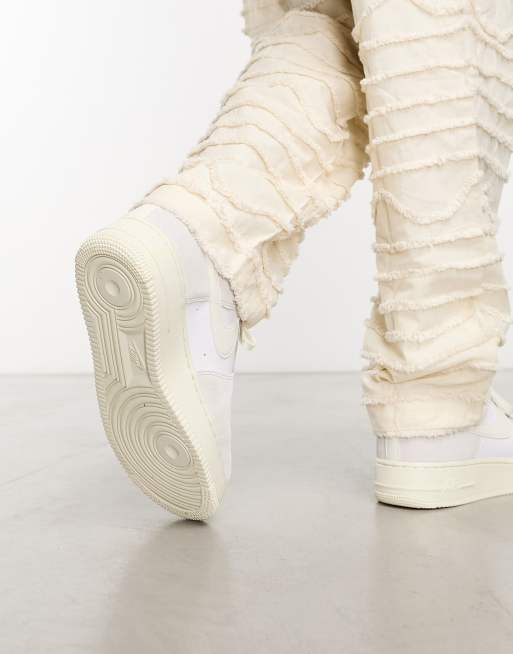 Nike Air Force 1 LV8 trainers in white and light grey - WHITE, 3 of 4