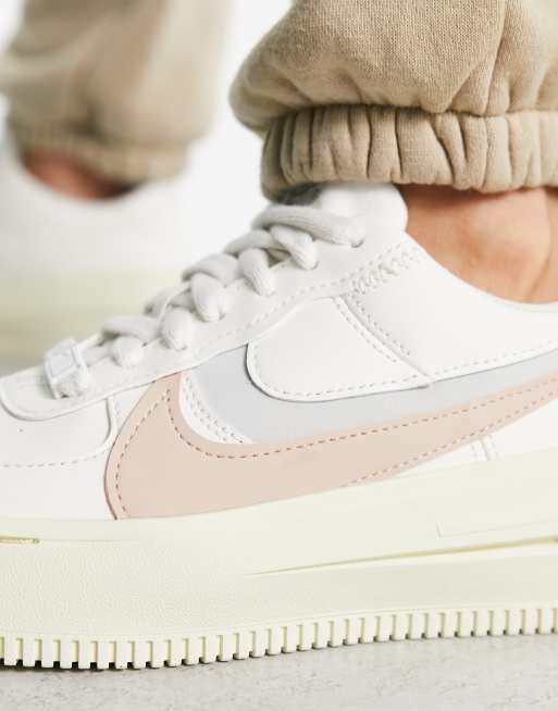 Nike Air Force 1 PLT.AF.ORM Sneaker in SegelweiB und Arctic Orange ASOS