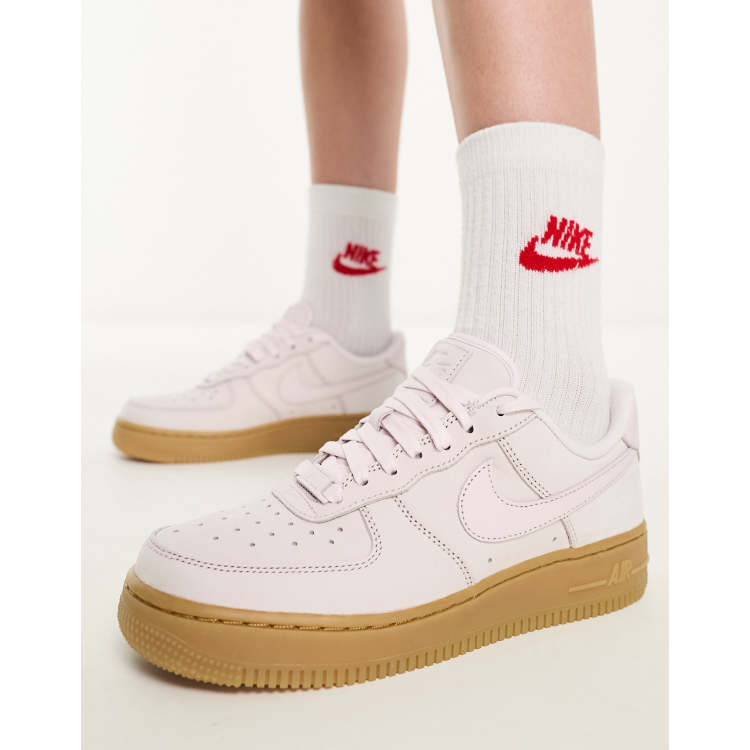 Gesprekelijk Aanzetten Koninklijke familie Nike Air Force 1 PRM sneakers with gum sole in pink | ASOS