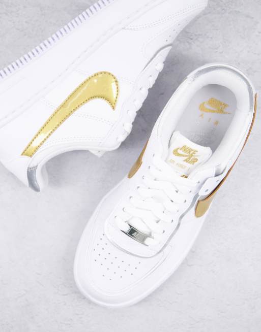 Nike Air Force 1 Shadow Sneakers in bianco oro e argento