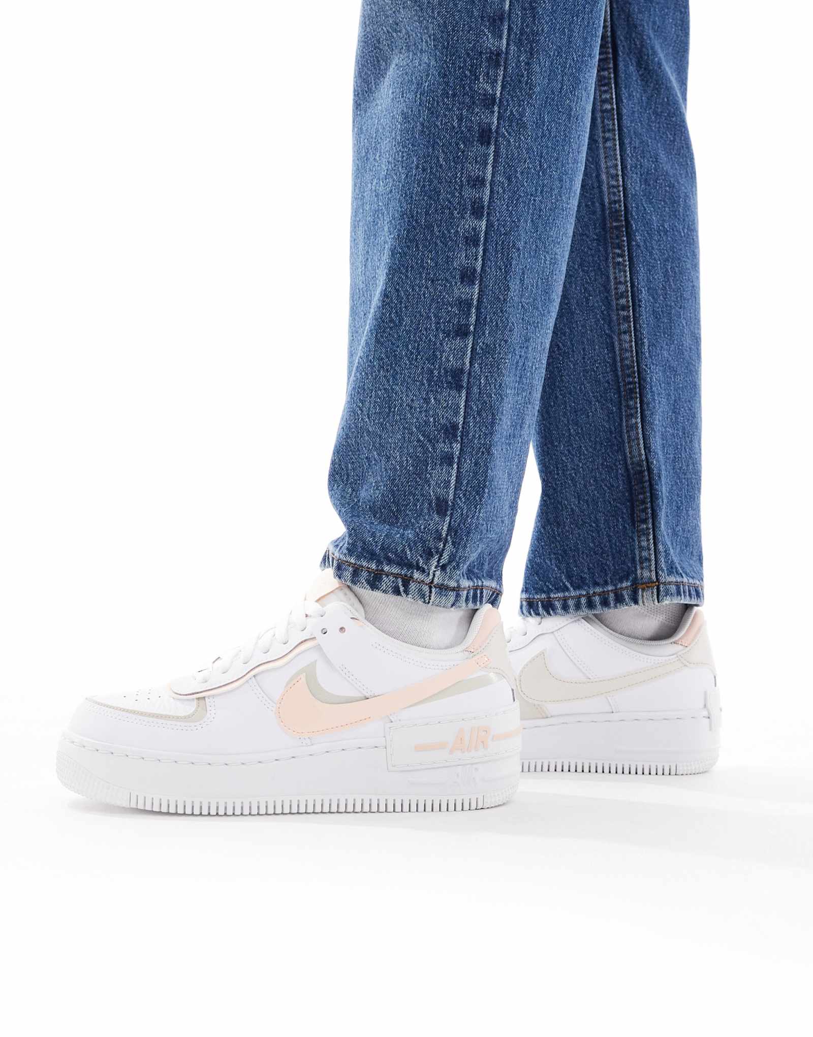 Кроссовки Nike Air Force 1 Shadow белого и розового цветов