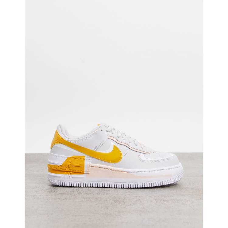 Air force outlet one logo jaune