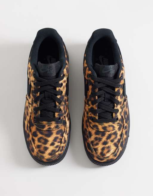 Nike Air Force 1 sneakers con stampa leopardata, 2 di 5