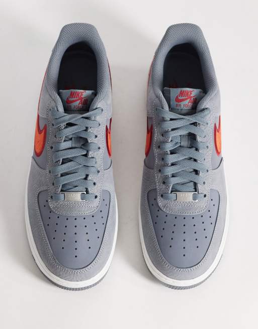Nike Air Force 1 sneakers in gray and red , 3 of 5