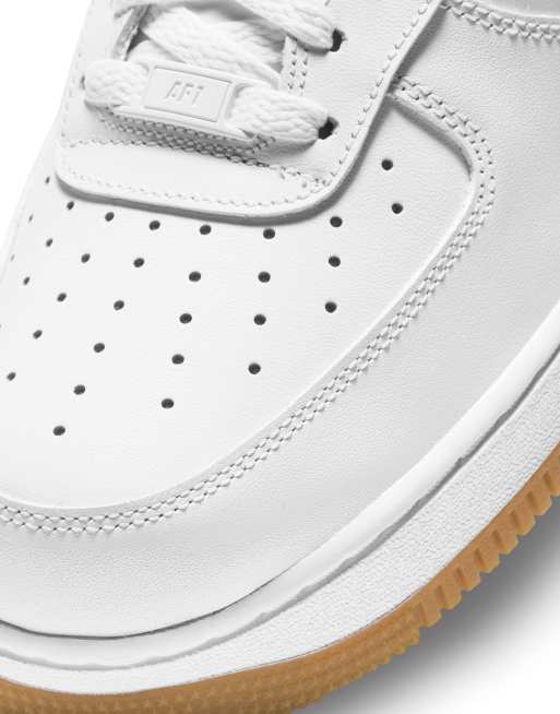 Nike Air Force 1 sneakers with gum sole in white, 3 of 4