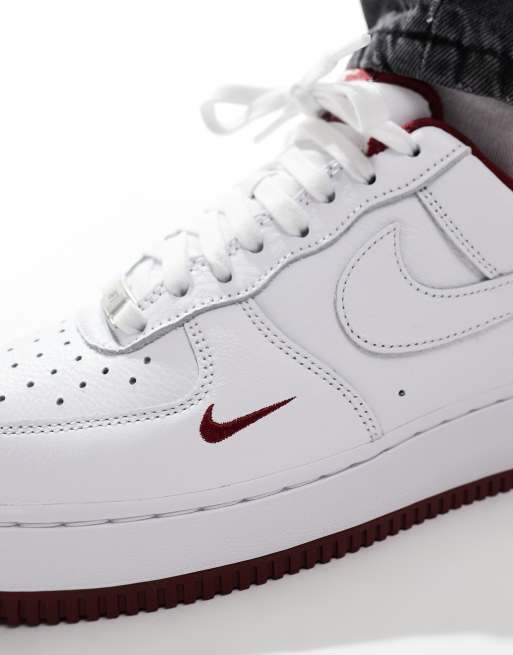Nike Air Force 1 ホワイト/バーガンディ Nike Air Force 1 trainers in white and burgundy | ASOS