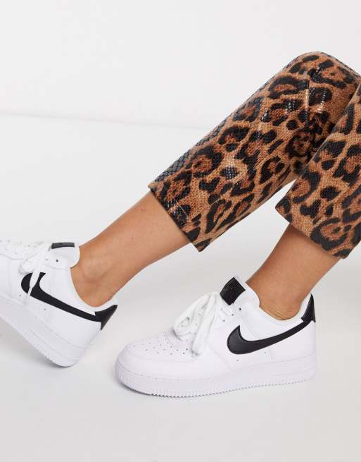 Nike – Air Force 1'07 – Czarno-białe buty sportowe, 3 z 4