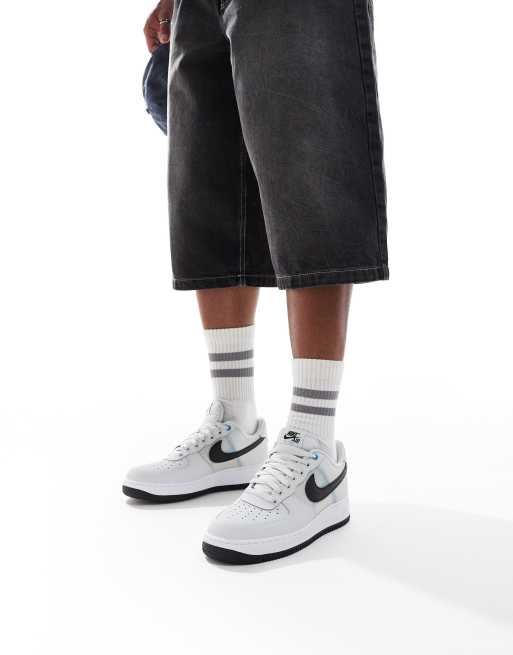 Nike - Air Force 1'07 LV8 - Uniseks sneakers in grijs en zwart, 5 van 5