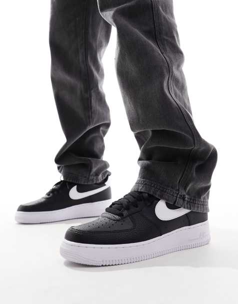 Nike Air Force 1'07 sneakers in black and white - view 1