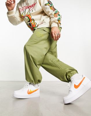Nike Air Force 1 '07 double swoosh spray trainers in white and orange - ASOS Price Checker
