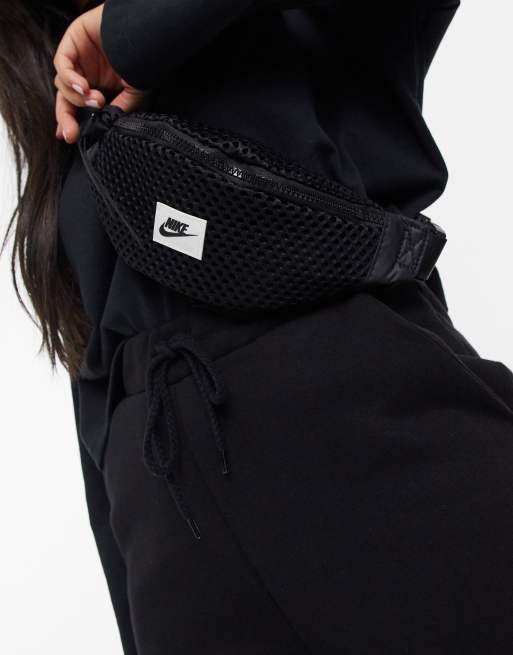 Nike winterized hip pack black hot sale