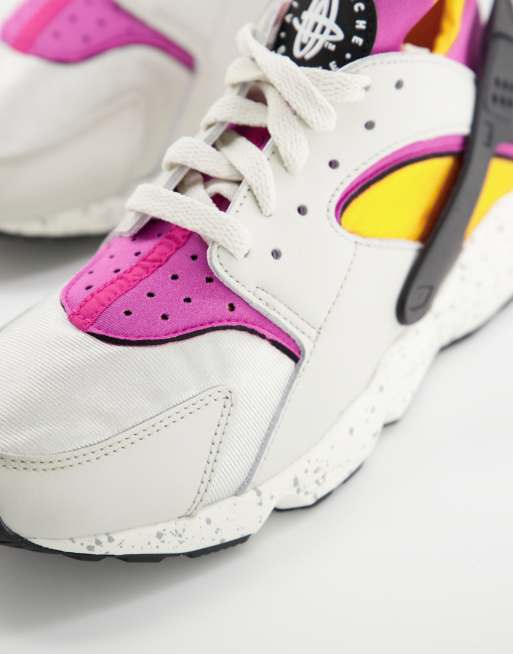 Nike Air Huarache Baskets Blanc cass et rose ASOS