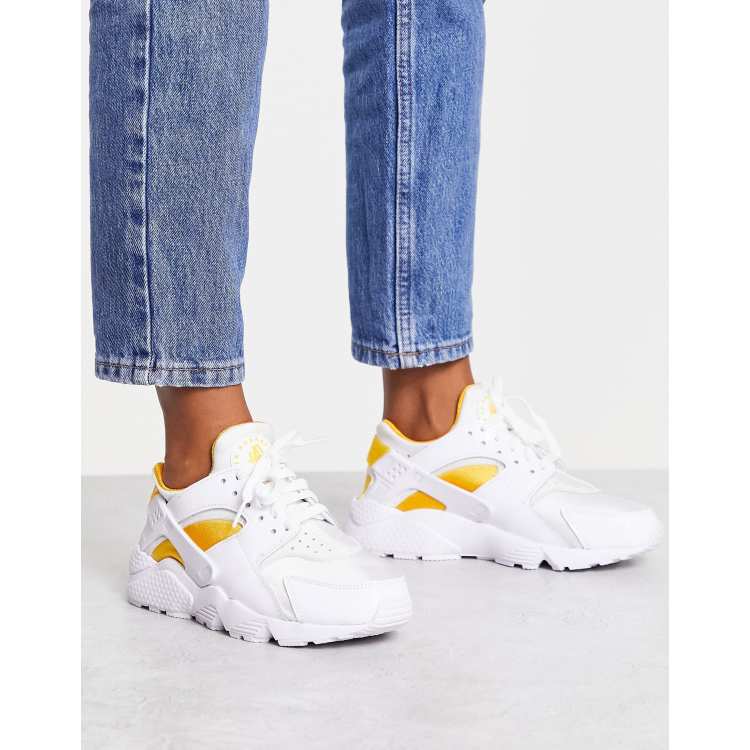 Nike blanche et outlet doré