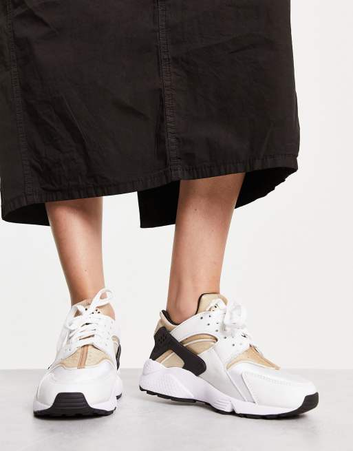 Nike Air Huarache Baskets Blanc noir et beige chanvre ASOS