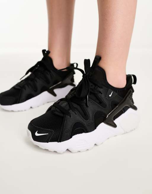 Black and white nike hotsell huarache shoes