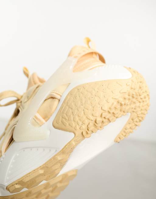 Nike women's air outlet huarache run shoes sand