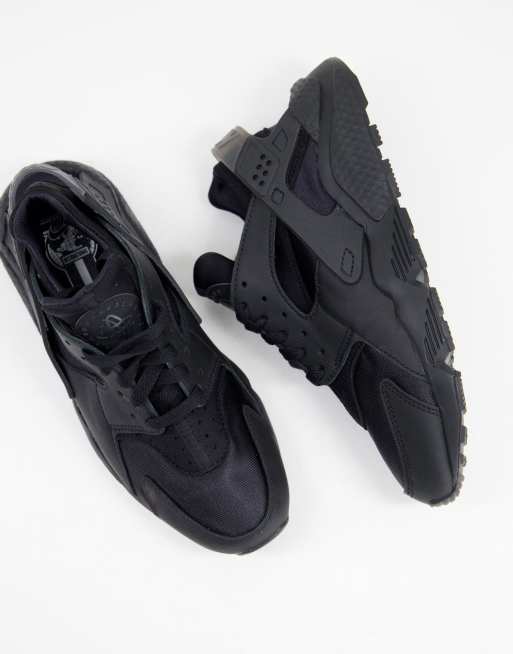 Huarache triple black outlet cena