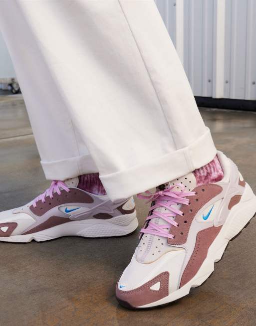 Nike Air Huarache Runner sneakers in brown and pink