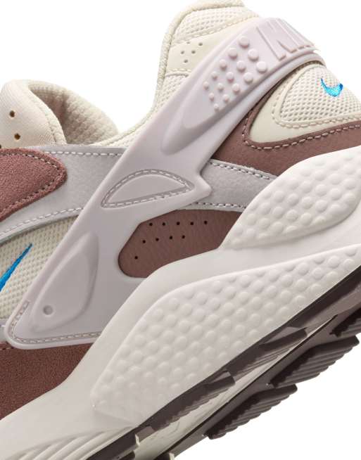 Nike Air Huarache Runner sneakers in brown and pink | ASOS