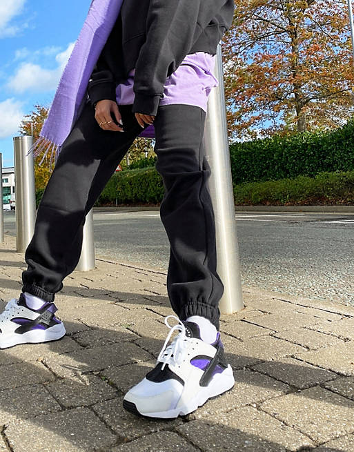 Misterio Higgins taller Nike - Air Huarache - Sneakers bianche, nere e viola electro | ASOS