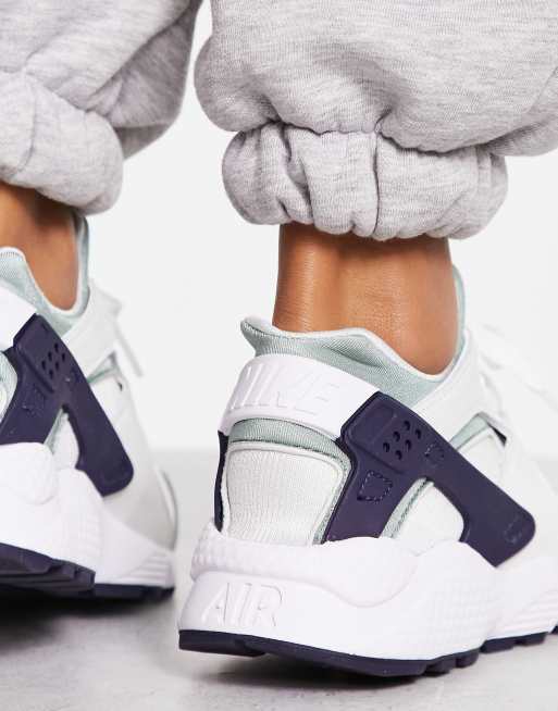 Nike Air Huarache Sneakers bianche ASOS