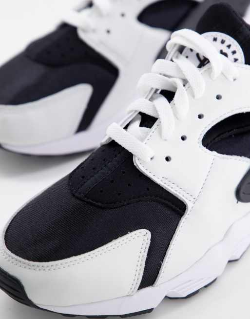 Nike air huarache 2025 black and white mens