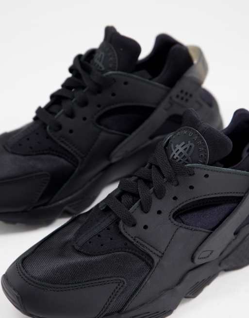 Where can i clearance buy black nike huarache