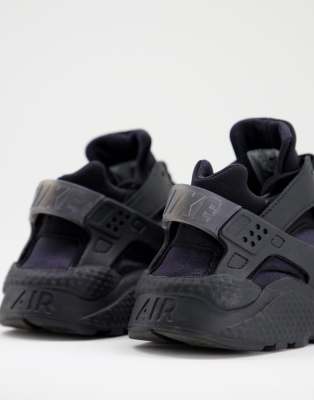 nike black huarache trainers