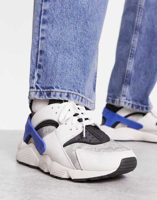 Nike huarache white with jeans sale