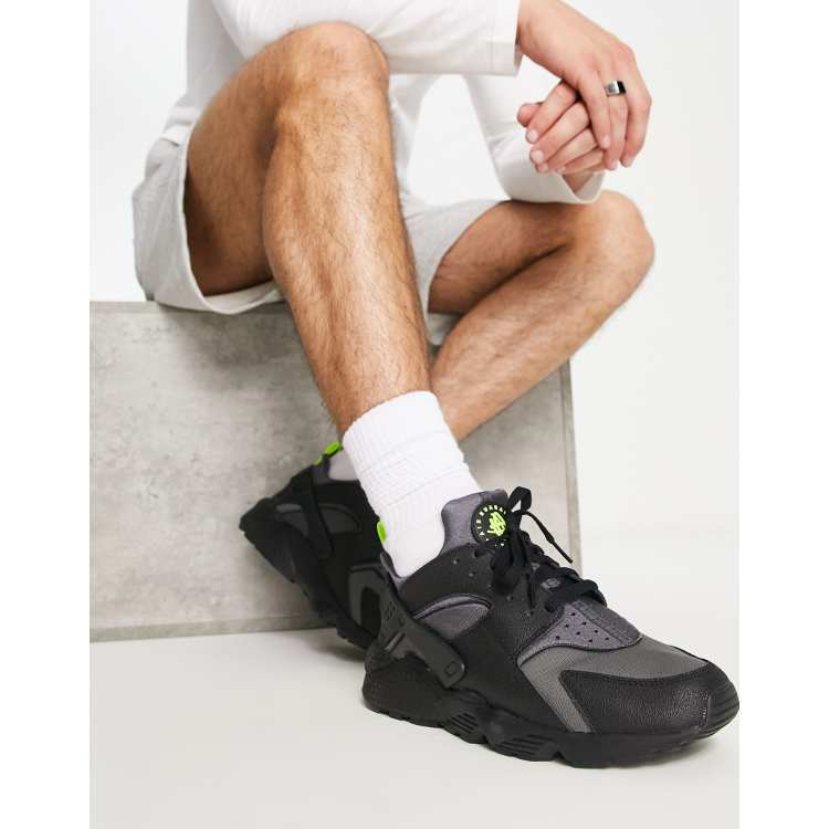 Nike air huarache grey hotsell and black